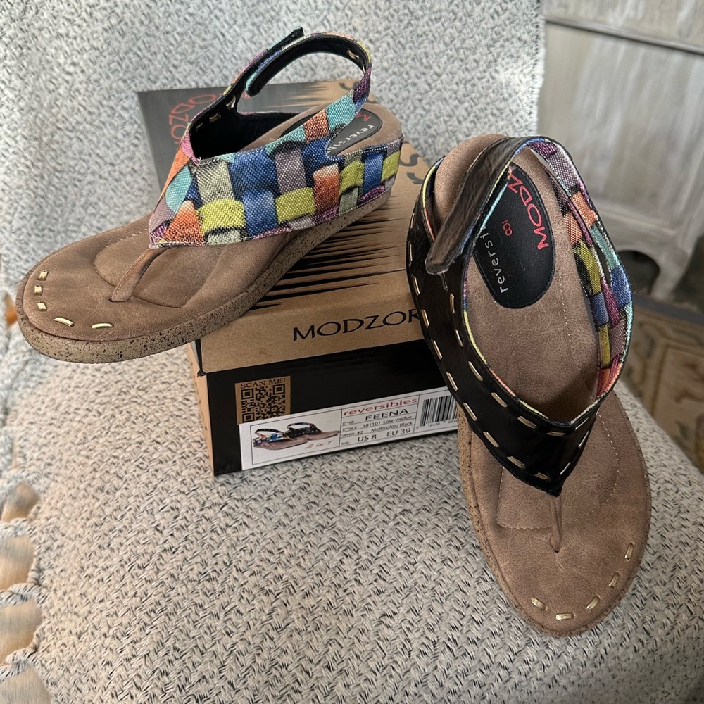 Modzori reversible Feena sandals with low wedge. Twist to change. Size 8, $60 - Picture 7 of 7